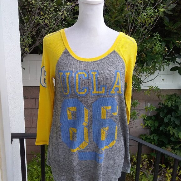 UCLA VS PINK Women's T-Shirt Size Med Gray Yellow Blue UCLA Bruins 86" - Picture 3 of 5